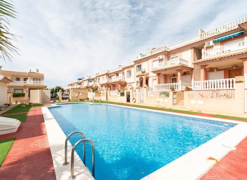3 camera da letto Villa in vendita in Playa Flamenca con piscina - 209.000 € (Rif: 10019735)