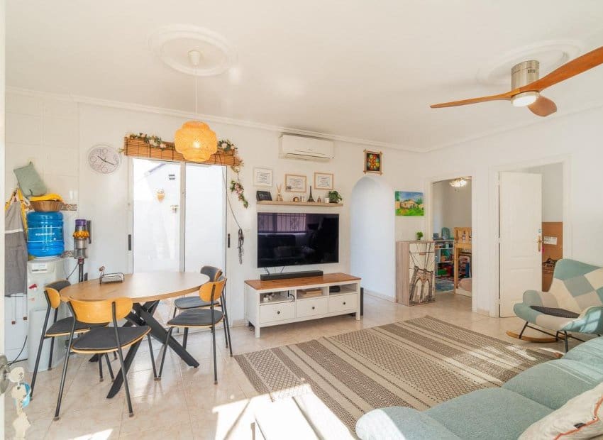 3 camera da letto Villa in vendita in Playa Flamenca con piscina - 209.000 € (Rif: 10019735)