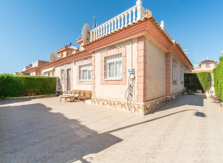 3 camera da letto Villa in vendita in Playa Flamenca con piscina - 209.000 € (Rif: 10019735)