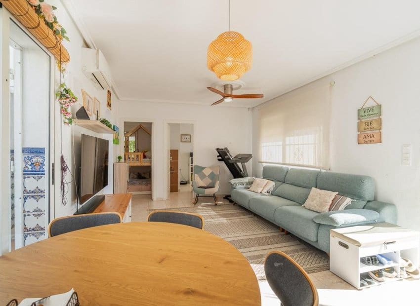 3 camera da letto Villa in vendita in Playa Flamenca con piscina - 209.000 € (Rif: 10019735)
