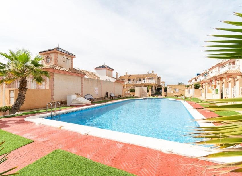 3 camera da letto Villa in vendita in Playa Flamenca con piscina - 209.000 € (Rif: 10019735)