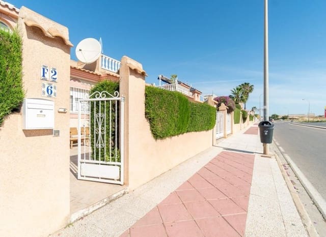 3 bedroom Villa for sale in Playa Flamenca, Orihuela with pool - € 209,000 (Ref: 10019735)