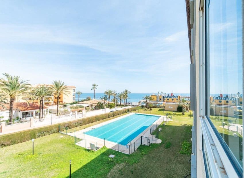2 sovrum Lägenhet till salu i Punta Prima med pool - 219 000 € (Ref: 10019736)