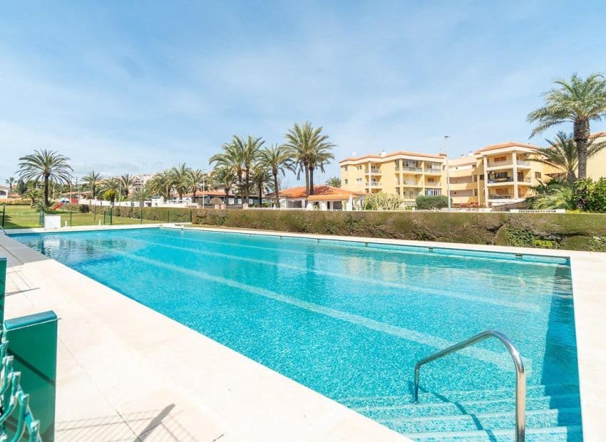 2 sovrum Lägenhet till salu i Punta Prima med pool - 219 000 € (Ref: 10019736)