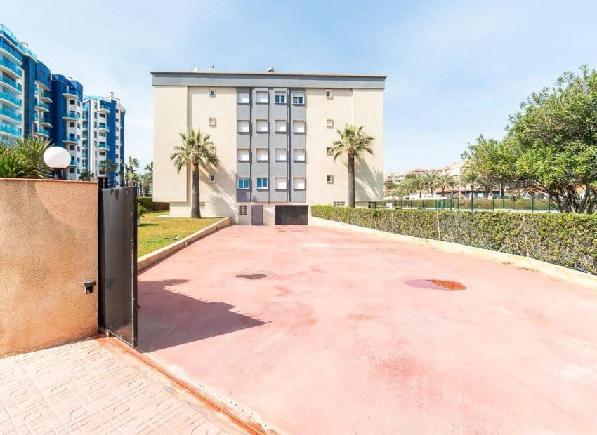 2 sovrum Lägenhet till salu i Punta Prima med pool - 219 000 € (Ref: 10019736)
