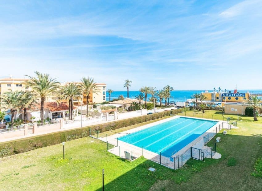 2 sovrum Lägenhet till salu i Punta Prima med pool - 219 000 € (Ref: 10019736)