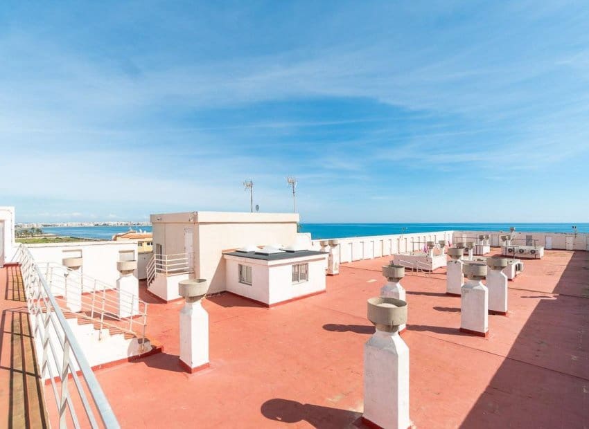 2 sovrum Lägenhet till salu i Punta Prima med pool - 219 000 € (Ref: 10019736)