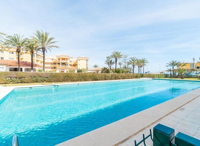2 sovrum Lägenhet till salu i Punta Prima med pool - 219 000 € (Ref: 10019736)