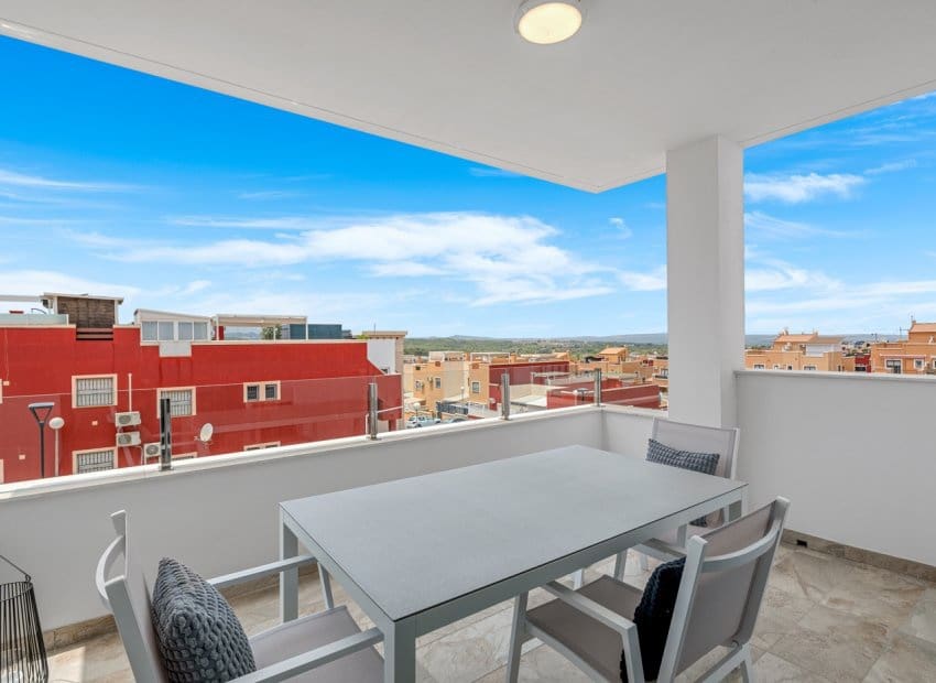 2 bedroom Apartment for sale in Los Altos - € 249,500 (Ref: 10019738)