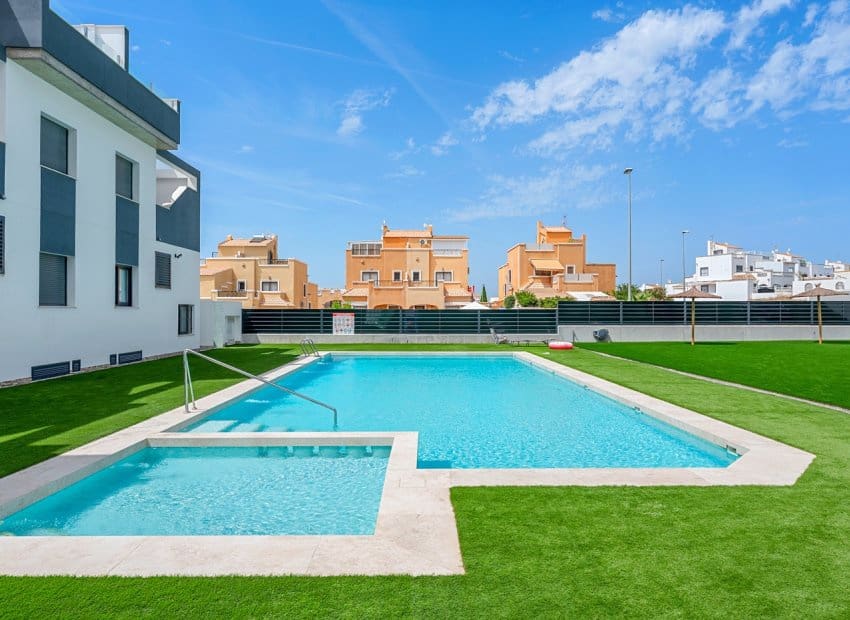 2 bedroom Apartment for sale in Los Altos - € 249,500 (Ref: 10019738)