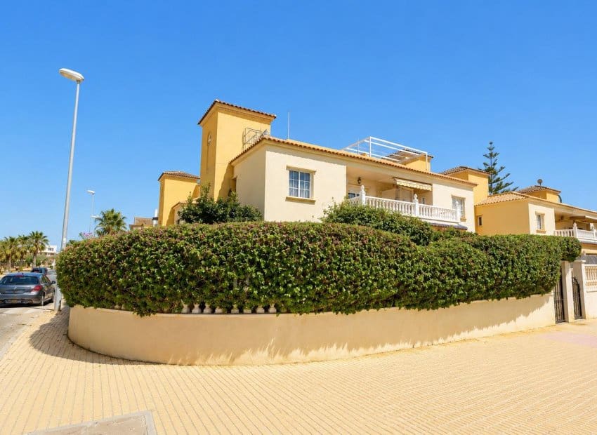 2 bedroom Apartment for sale in Orihuela Costa with pool - € 225,000 (Ref: 10019993)