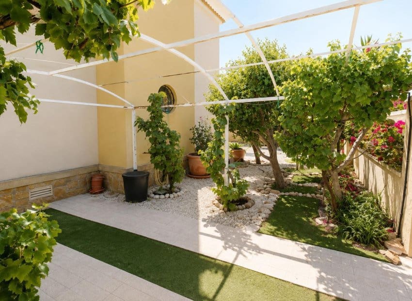 2 bedroom Apartment for sale in Orihuela Costa with pool - € 225,000 (Ref: 10019993)