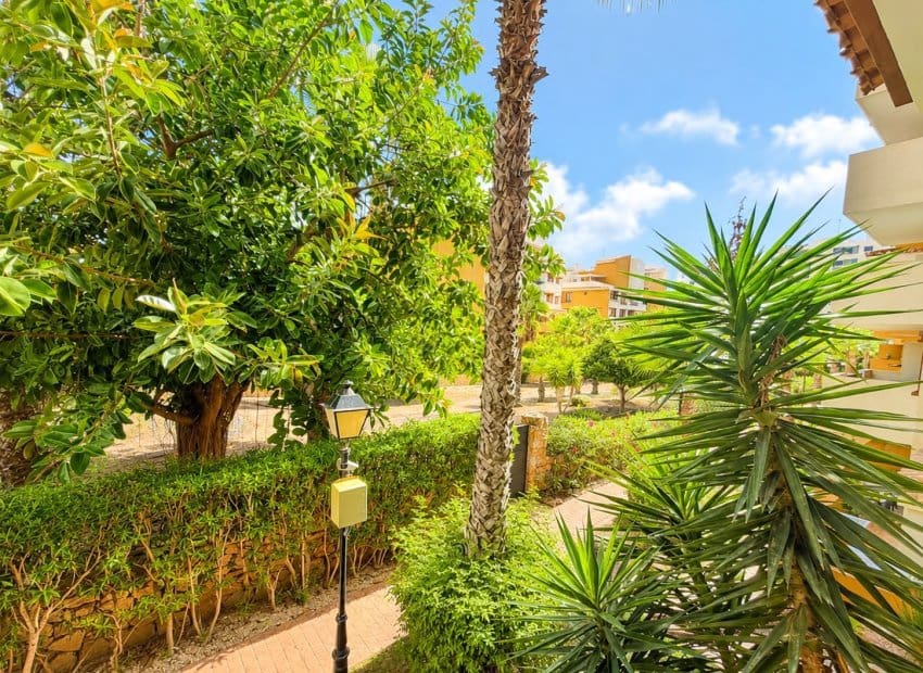 2 sovrum Lägenhet till salu i Punta Prima med pool - 239 995 € (Ref: 10019995)