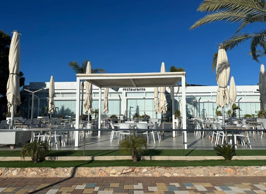 2 sovrum Lägenhet till salu i Punta Prima med pool - 239 995 € (Ref: 10019995)