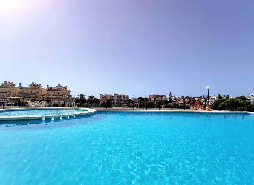 2 slaapkamer Appartement te koop in La Zenia met zwembad - € 169.900 (Ref: 10023003)
