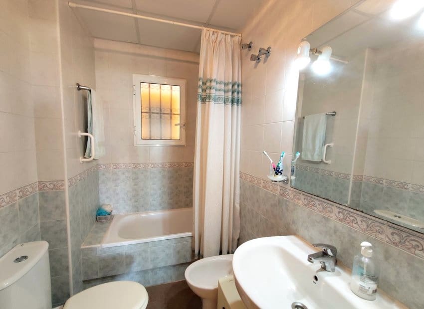 2 slaapkamer Appartement te koop in La Zenia met zwembad - € 169.900 (Ref: 10023003)