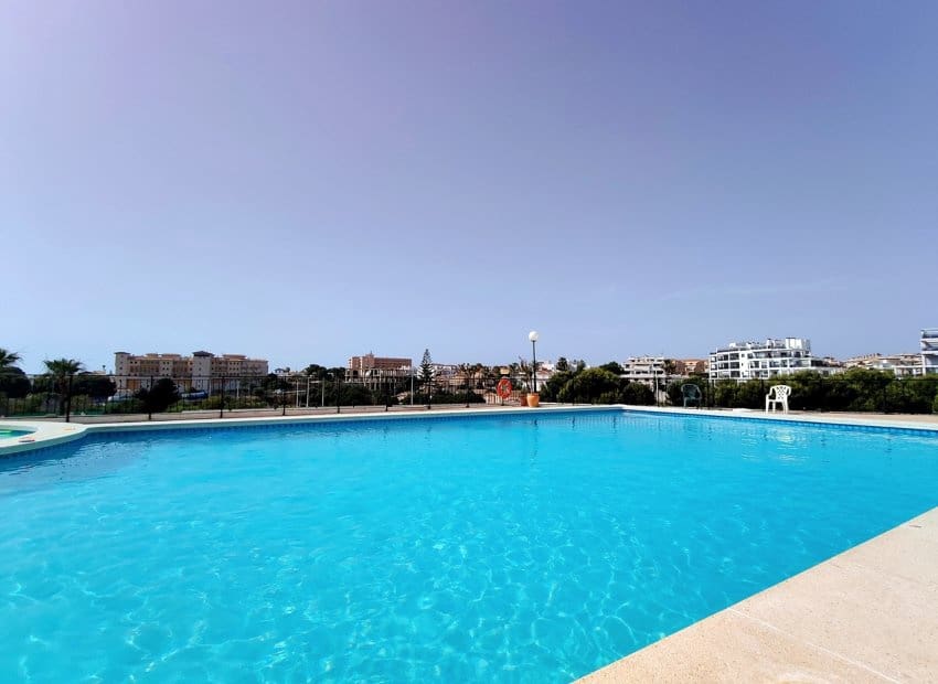 2 slaapkamer Appartement te koop in La Zenia met zwembad - € 169.900 (Ref: 10023003)