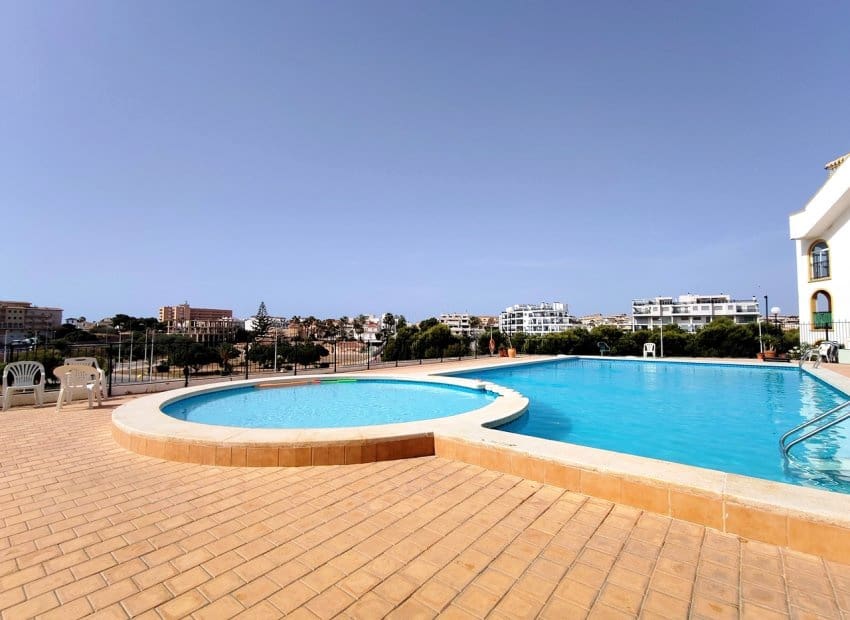 2 slaapkamer Appartement te koop in La Zenia met zwembad - € 169.900 (Ref: 10023003)