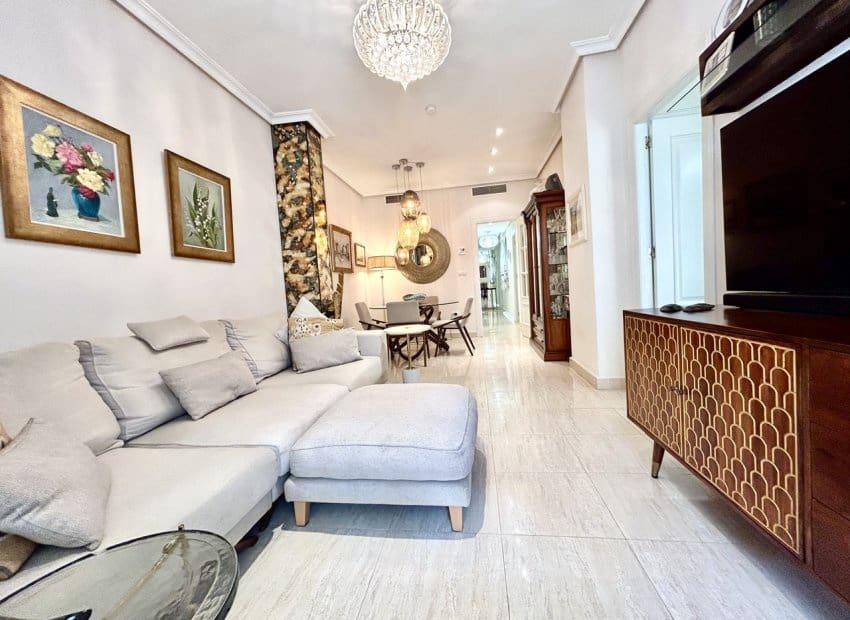 2 slaapkamer Appartement te koop in Torrevieja - € 259.000 (Ref: 10023004)