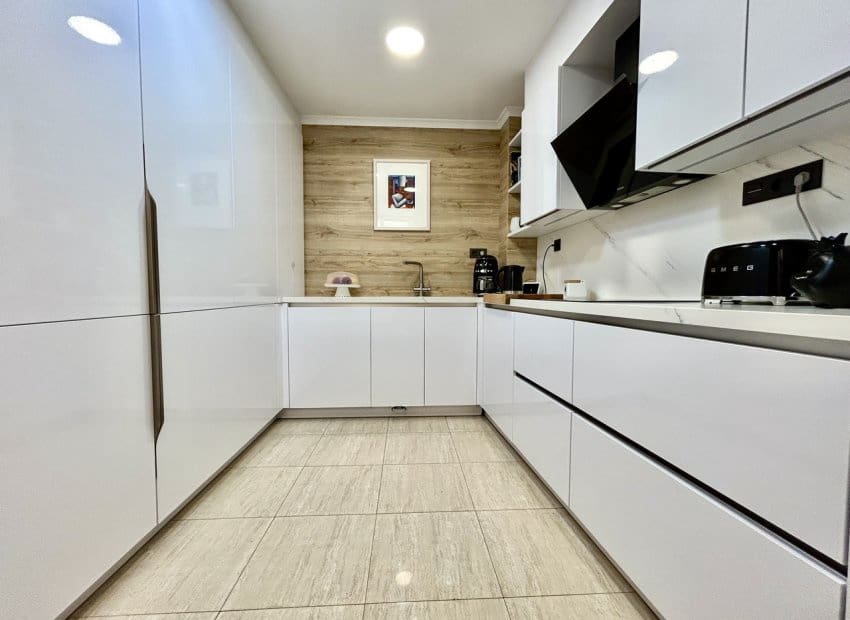 2 slaapkamer Appartement te koop in Torrevieja - € 259.000 (Ref: 10023004)