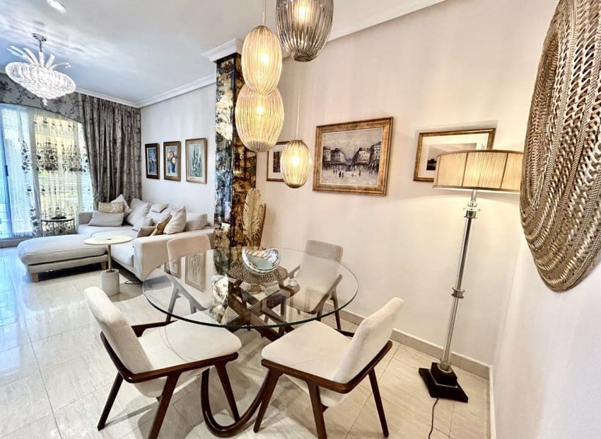 2 slaapkamer Appartement te koop in Torrevieja - € 259.000 (Ref: 10023004)