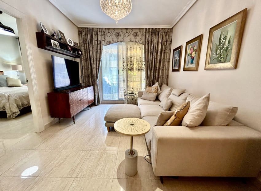 2 slaapkamer Appartement te koop in Torrevieja - € 259.000 (Ref: 10023004)