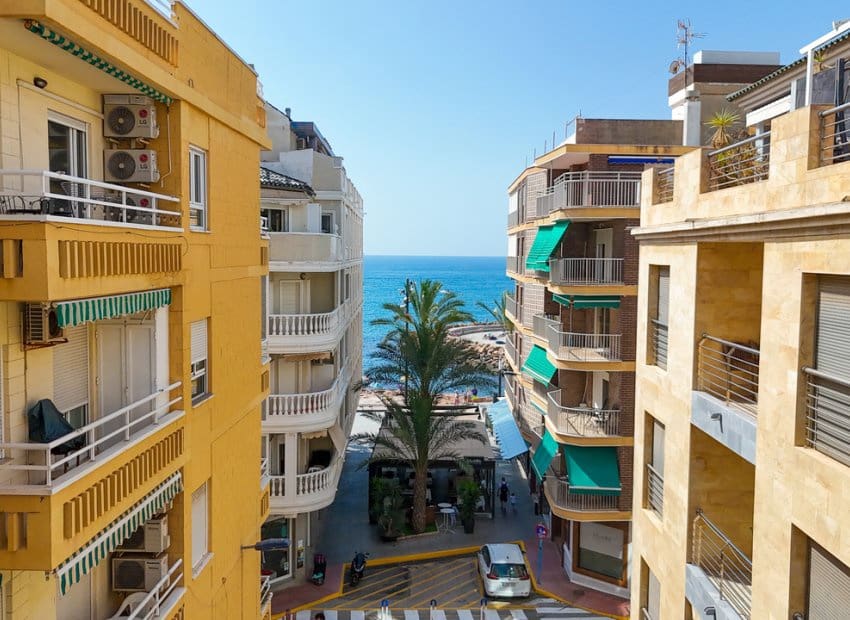 2 slaapkamer Appartement te koop in Torrevieja - € 259.000 (Ref: 10023004)