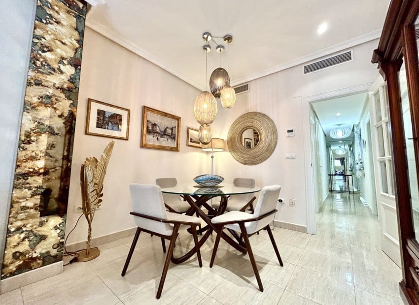 2 slaapkamer Appartement te koop in Torrevieja - € 259.000 (Ref: 10023004)