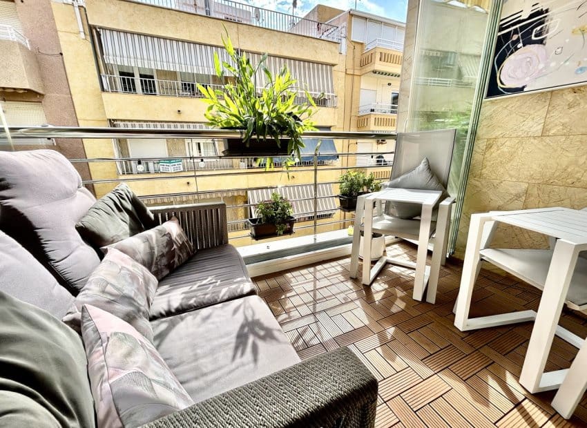 2 slaapkamer Appartement te koop in Torrevieja - € 259.000 (Ref: 10023004)