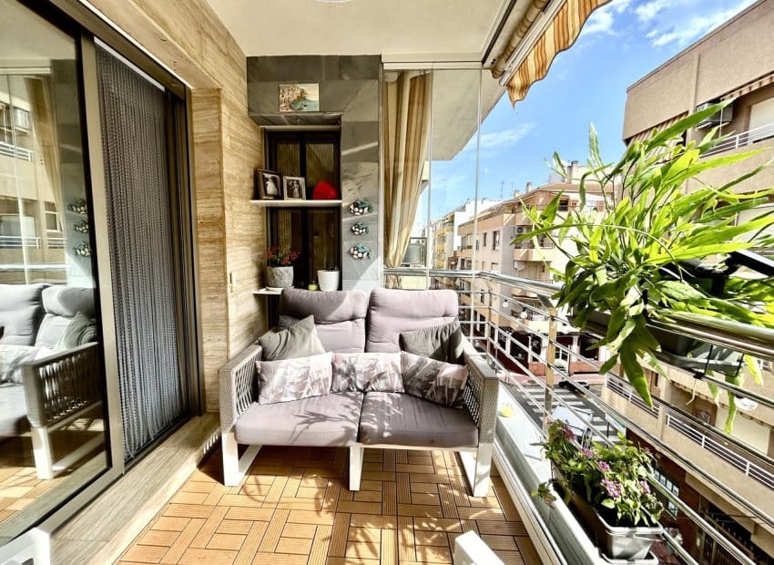 2 slaapkamer Appartement te koop in Torrevieja - € 259.000 (Ref: 10023004)