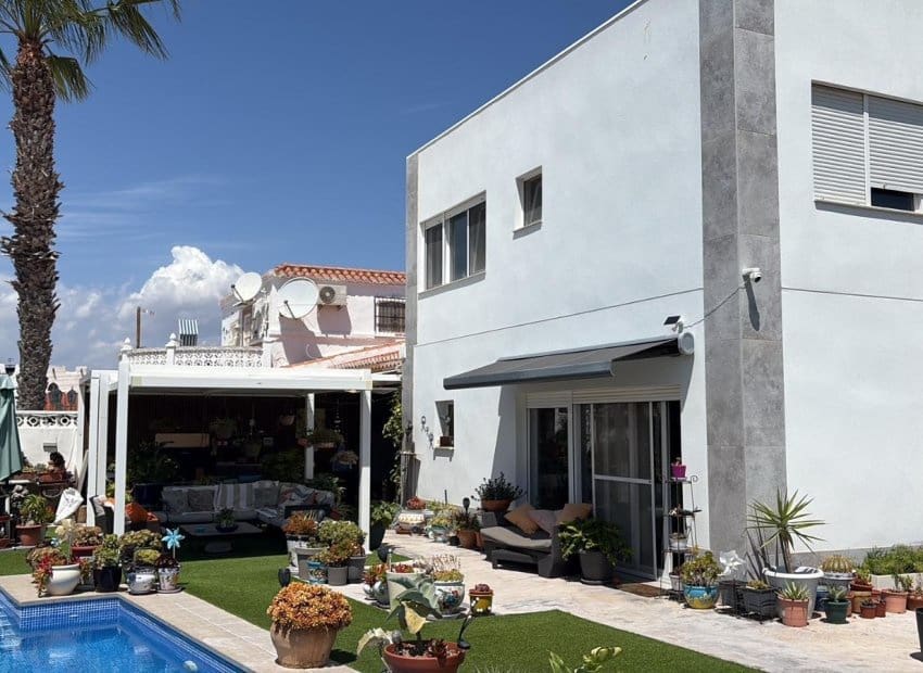 2 camera da letto Villa in vendita in La Siesta con piscina - 465.000 € (Rif: 10032420)