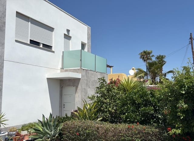 2 camera da letto Villa in vendita in La Siesta, Torrevieja con piscina - 465.000 € (Rif: 10032420)