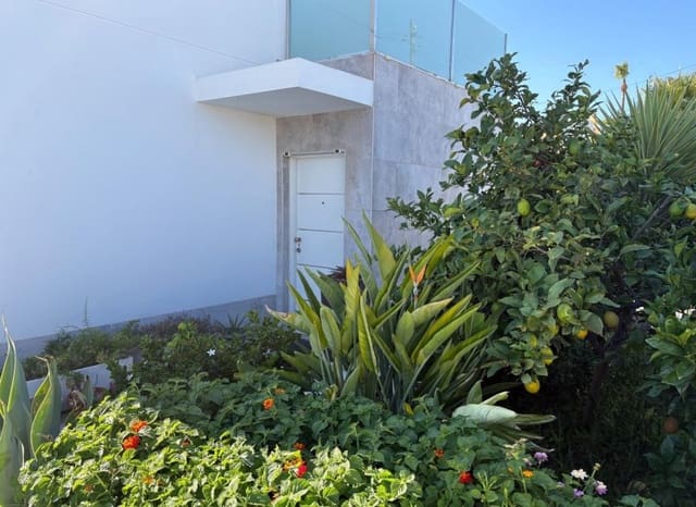 2 camera da letto Villa in vendita in La Siesta, Torrevieja con piscina - 465.000 € (Rif: 10032420)