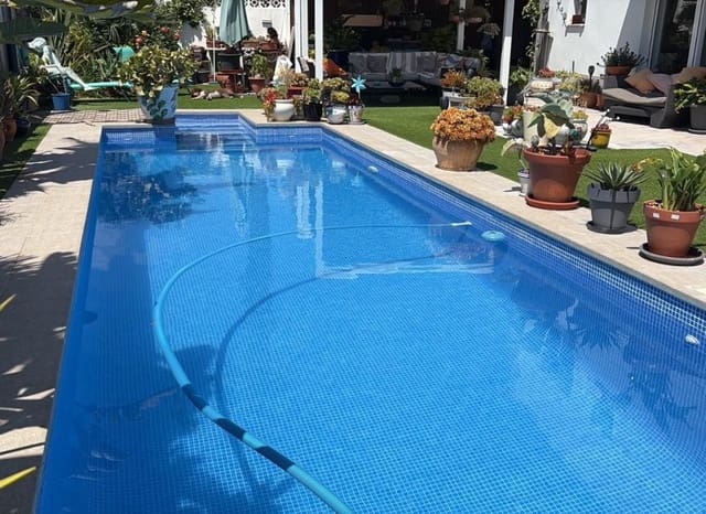 2 camera da letto Villa in vendita in La Siesta, Torrevieja con piscina - 465.000 € (Rif: 10032420)