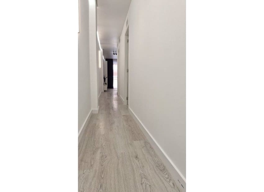 Apartamento de 2 habitaciones en Torrevieja en venta - 249.900 € (Ref: 10032421)