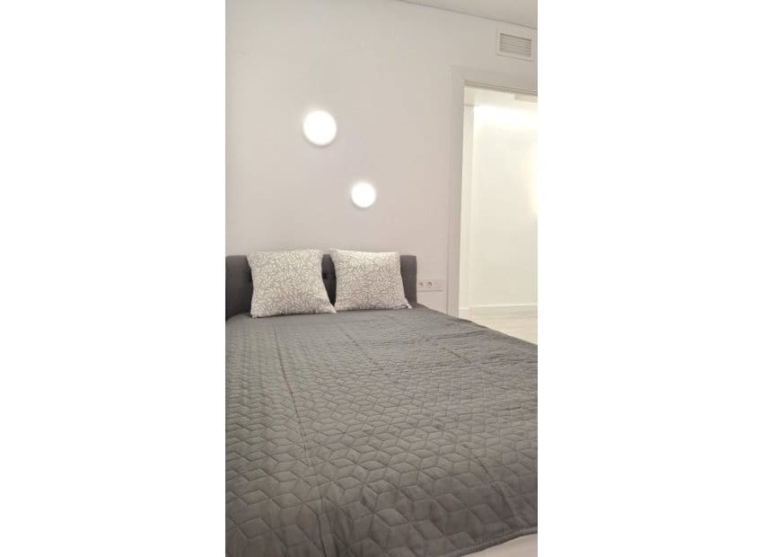 Apartamento de 2 habitaciones en Torrevieja en venta - 249.900 € (Ref: 10032421)