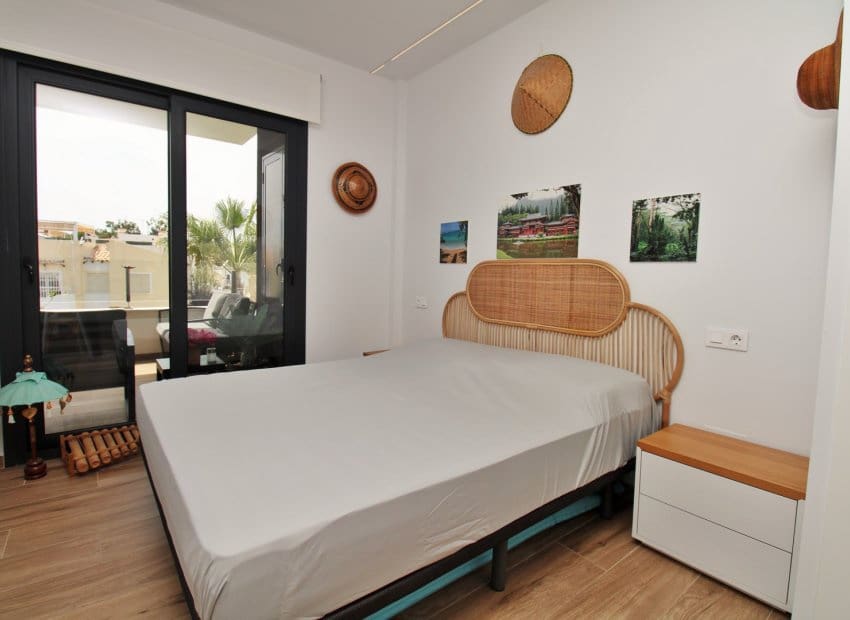 2 soveværelse Lejlighed til salg i Villamartin med swimmingpool - € 255.900 (Ref: 10032428)