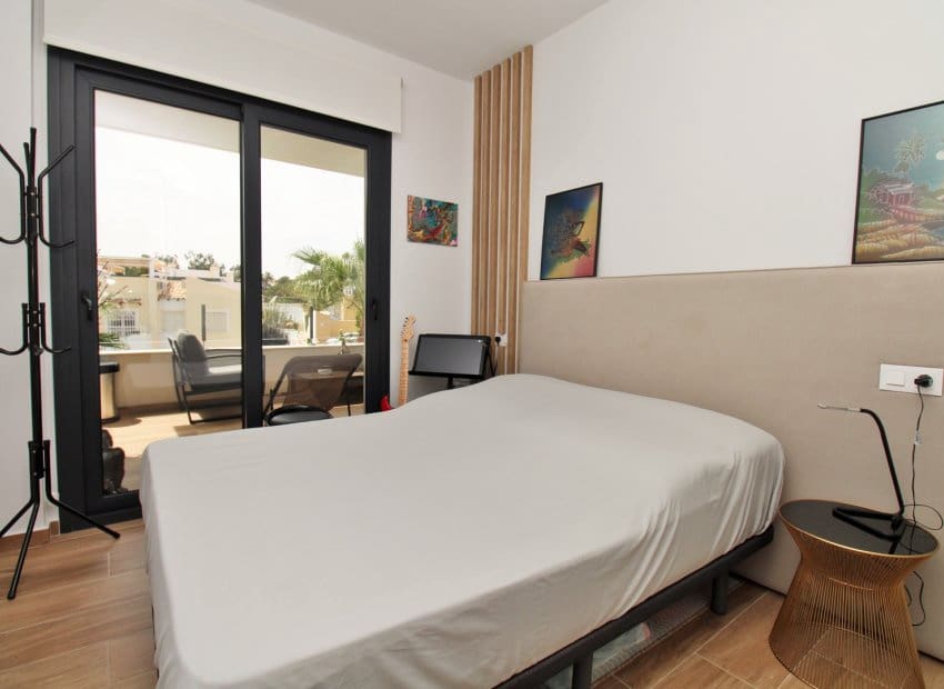 2 soveværelse Lejlighed til salg i Villamartin med swimmingpool - € 255.900 (Ref: 10032428)