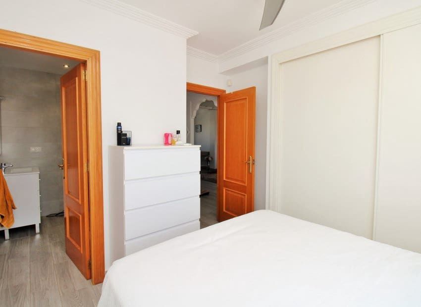 2 Zimmer Apartment zu verkaufen in Villamartin mit Pool - 189.900 € (Ref: 10032430)