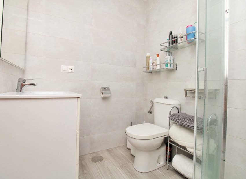 2 Zimmer Apartment zu verkaufen in Villamartin mit Pool - 189.900 € (Ref: 10032430)