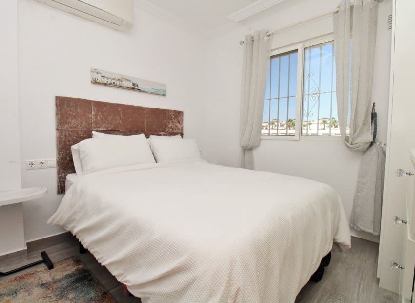 2 Zimmer Apartment zu verkaufen in Villamartin mit Pool - 189.900 € (Ref: 10032430)