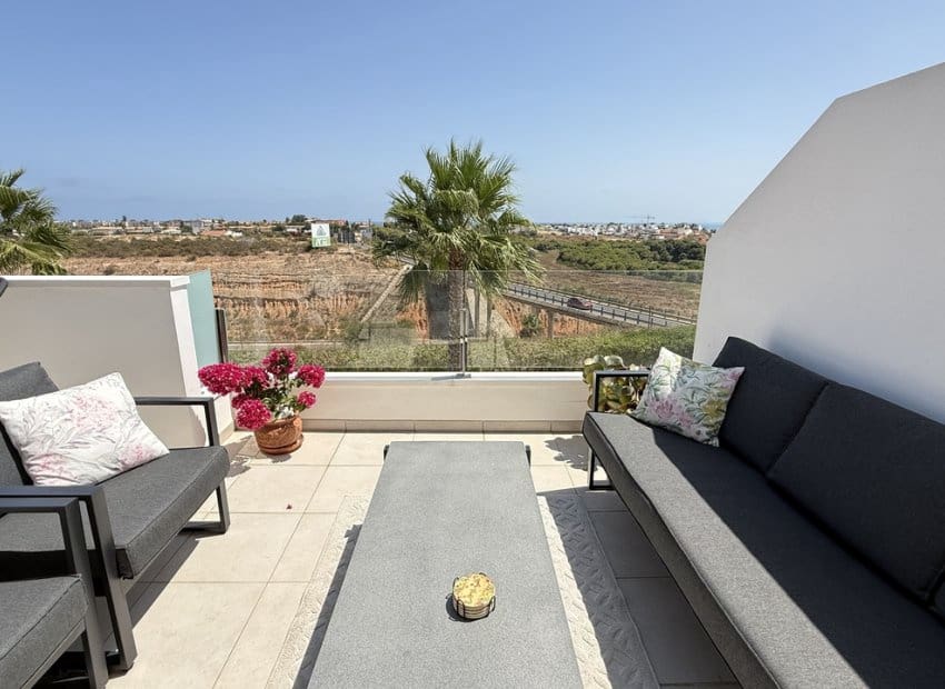 3 bedroom Townhouse for sale in Cabo Roig with pool - € 395,000 (Ref: 10032431)