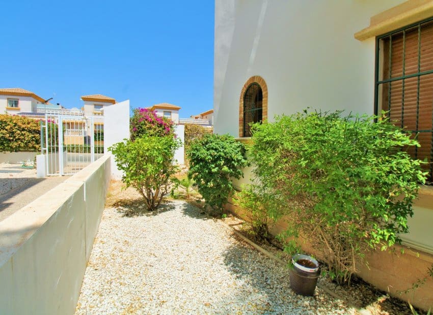 2 soveværelse Lejlighed til salg i Villamartin med swimmingpool - € 184.950 (Ref: 10034415)
