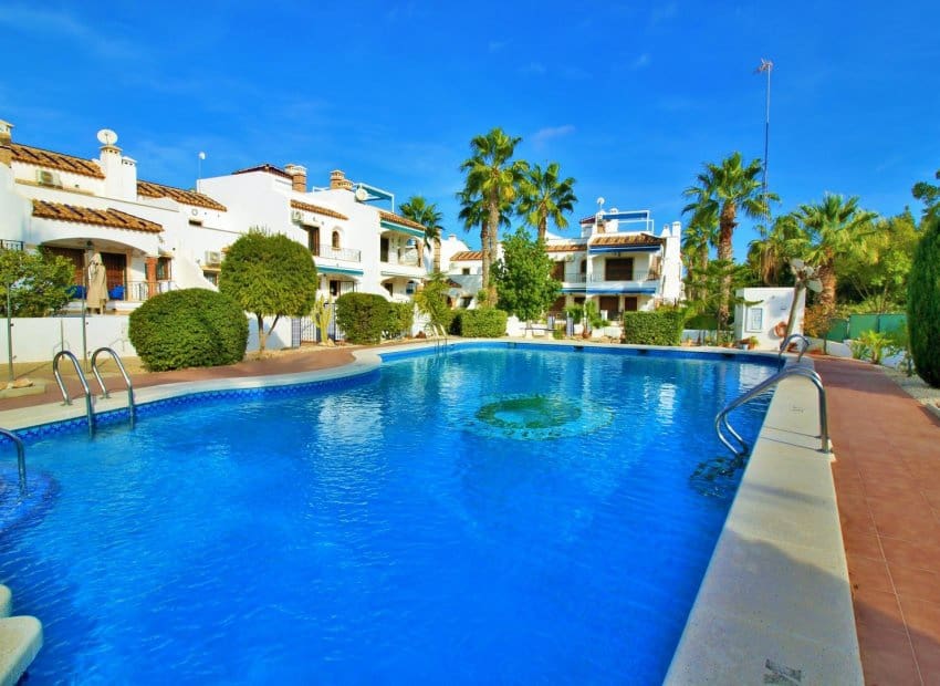 2 soveværelse Lejlighed til salg i Villamartin med swimmingpool - € 184.950 (Ref: 10034415)