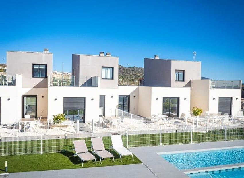 2 bedroom Townhouse for sale in Banos y Mendigo with pool - € 250,000 (Ref: 10034416)