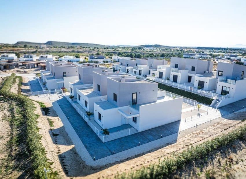 2 bedroom Townhouse for sale in Banos y Mendigo with pool - € 250,000 (Ref: 10034416)