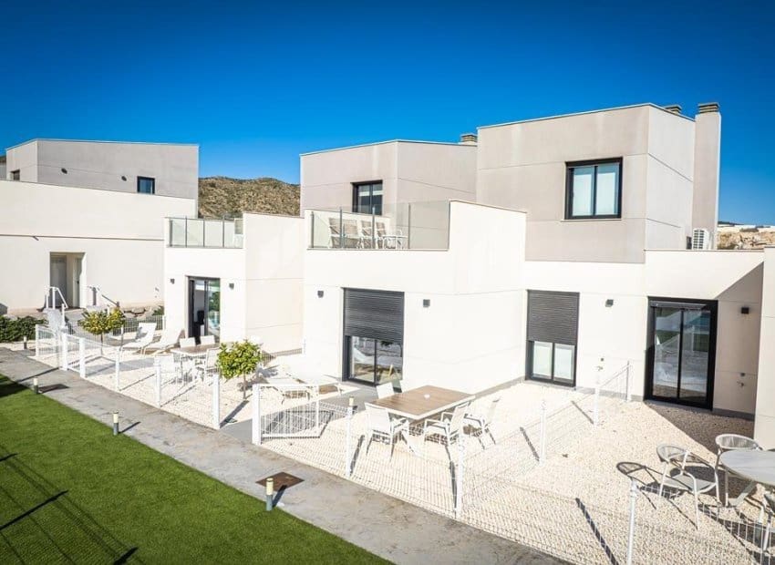 2 bedroom Townhouse for sale in Banos y Mendigo with pool - € 250,000 (Ref: 10034416)