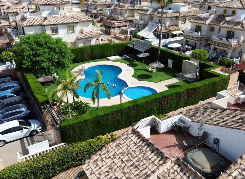 2 sypialnia Willa na sprzedaż w Orihuela Costa z basenem - 269 000 € (Ref: 10034418)