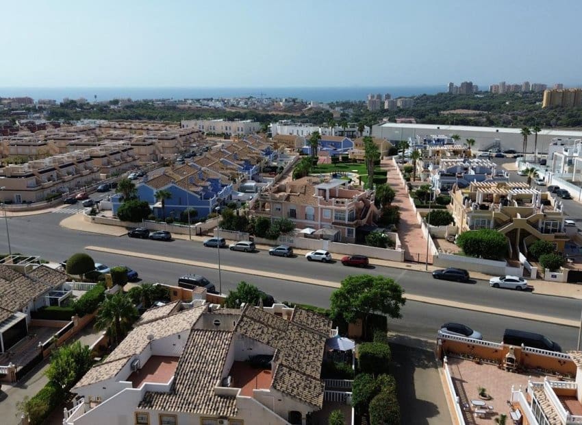 2 sypialnia Willa na sprzedaż w Orihuela Costa z basenem - 269 000 € (Ref: 10034418)