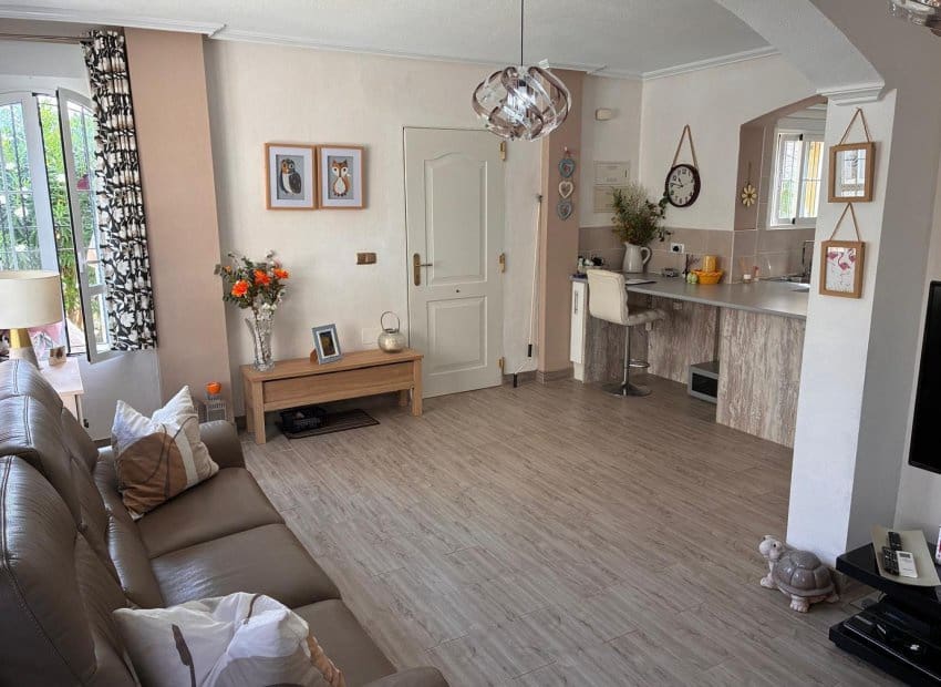 2 sypialnia Willa na sprzedaż w Orihuela Costa z basenem - 269 000 € (Ref: 10034418)